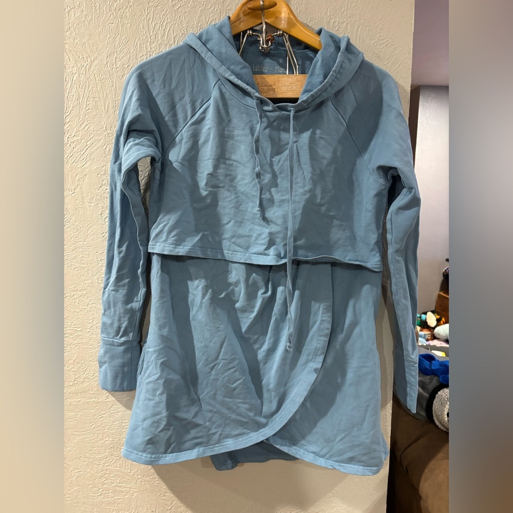 Latched Mama Baby Blue Petal Front Lift Up Nursing Baby Hoodie size Medium